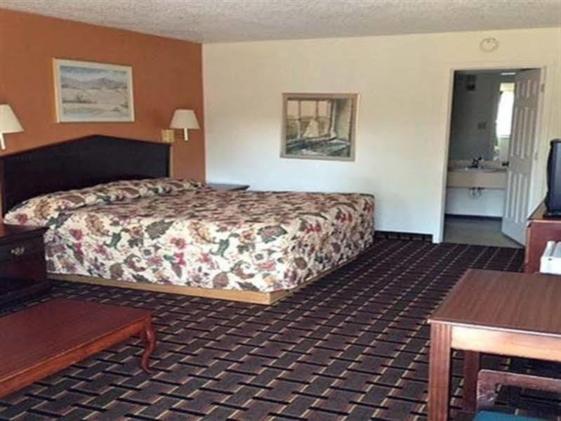 Great Lakes Inn & Suites South Haven Zewnętrze zdjęcie